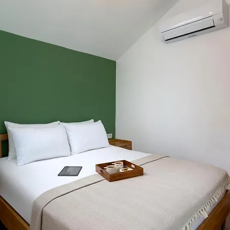 Kairos Hotel *