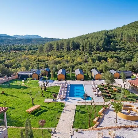 Kairos Hotel *